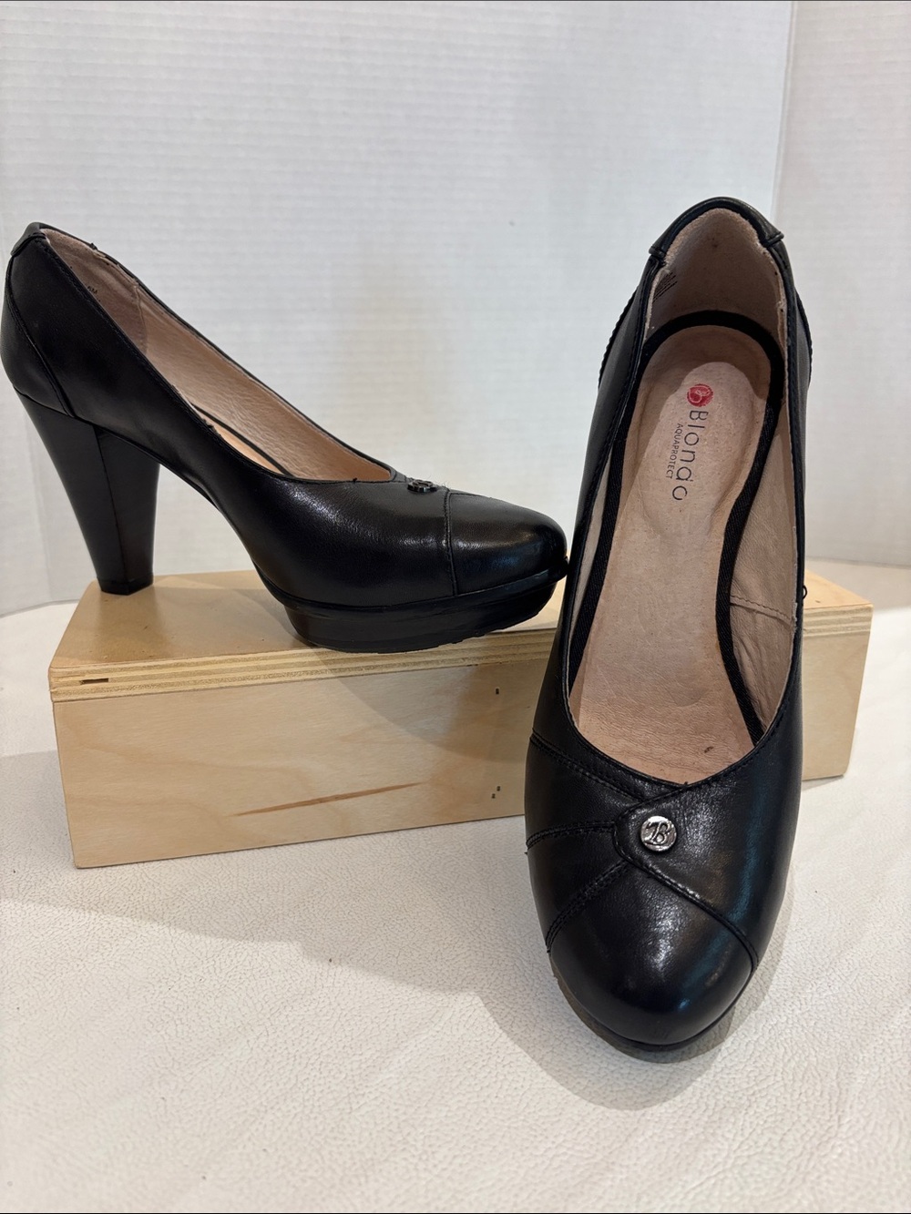 Blondo Black Leather Platform Heel Pumps